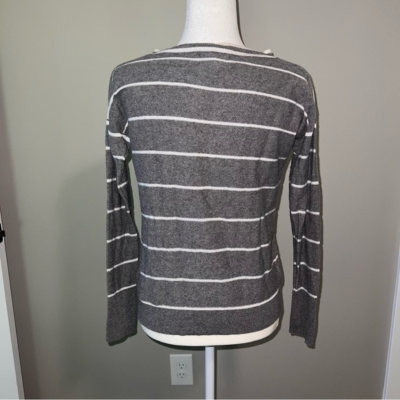 Banana Republic Gray and white Striped Sweater - Picture 2 of 5